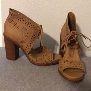 Gorgeous Heeled Leather Brown Sandals